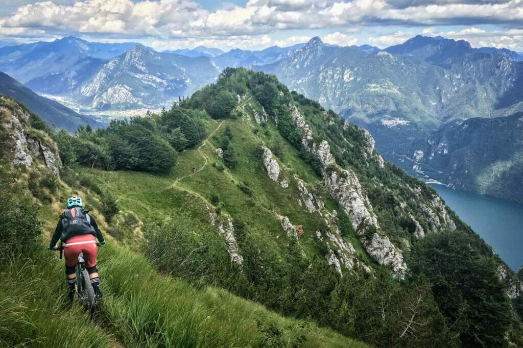 Mountainbiketrail in den Alpen