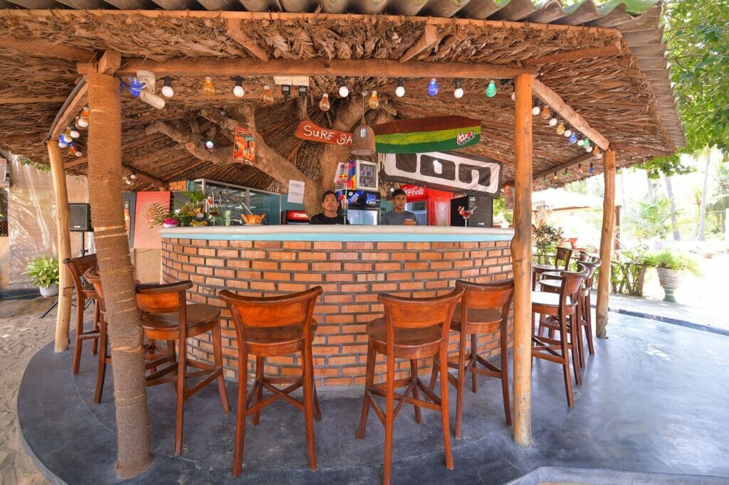 Bar im Hotel in Kalpitiya